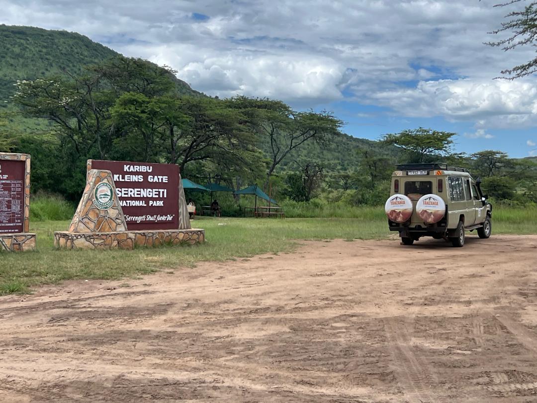 8-Day Serengeti Northern Migration Safari Adventure